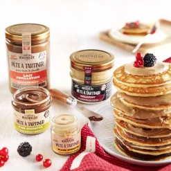 Hazelnoten, melk en wafeltjes boterhampasta