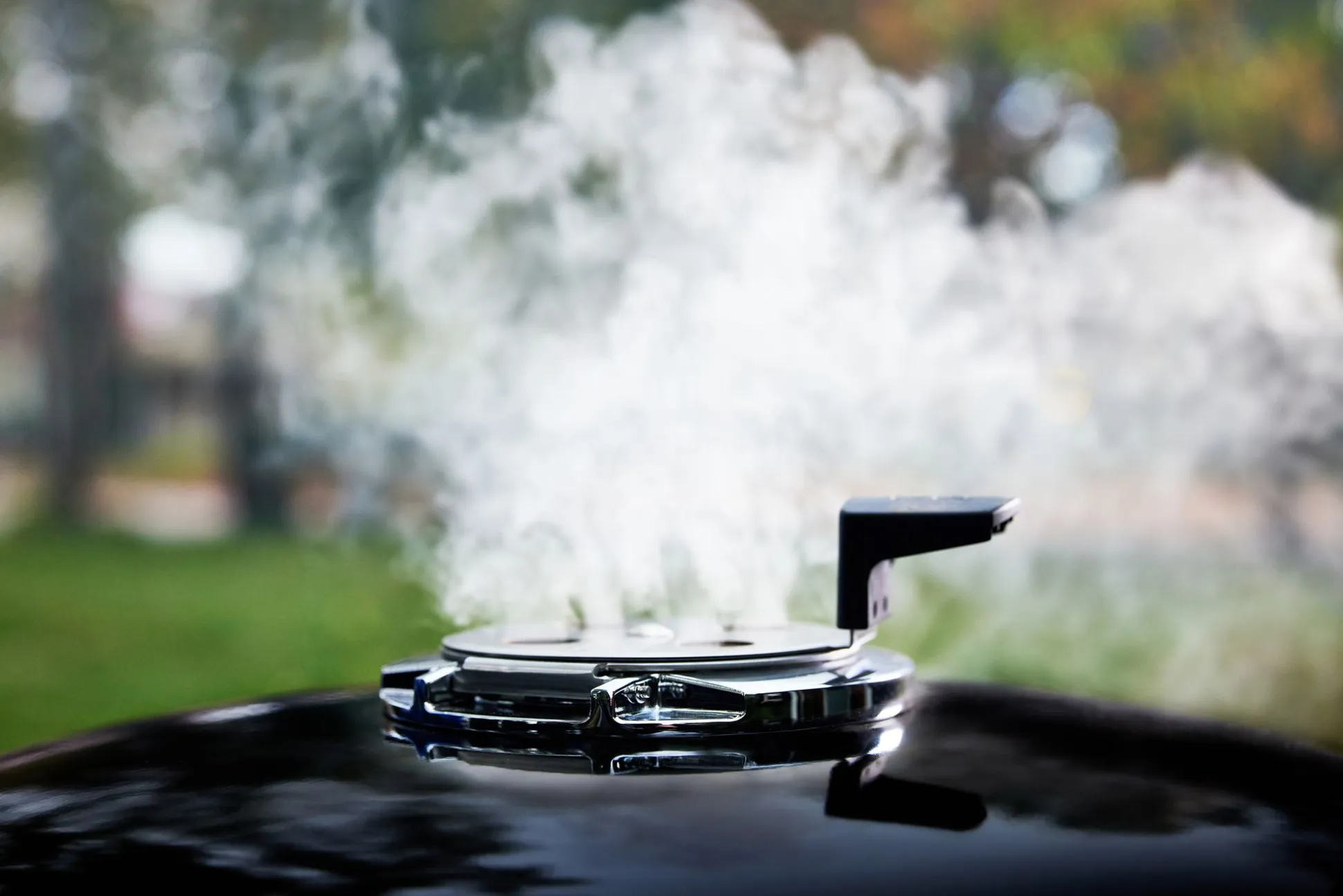 Houtskoolbarbecue Summit Kamado E-6, Black