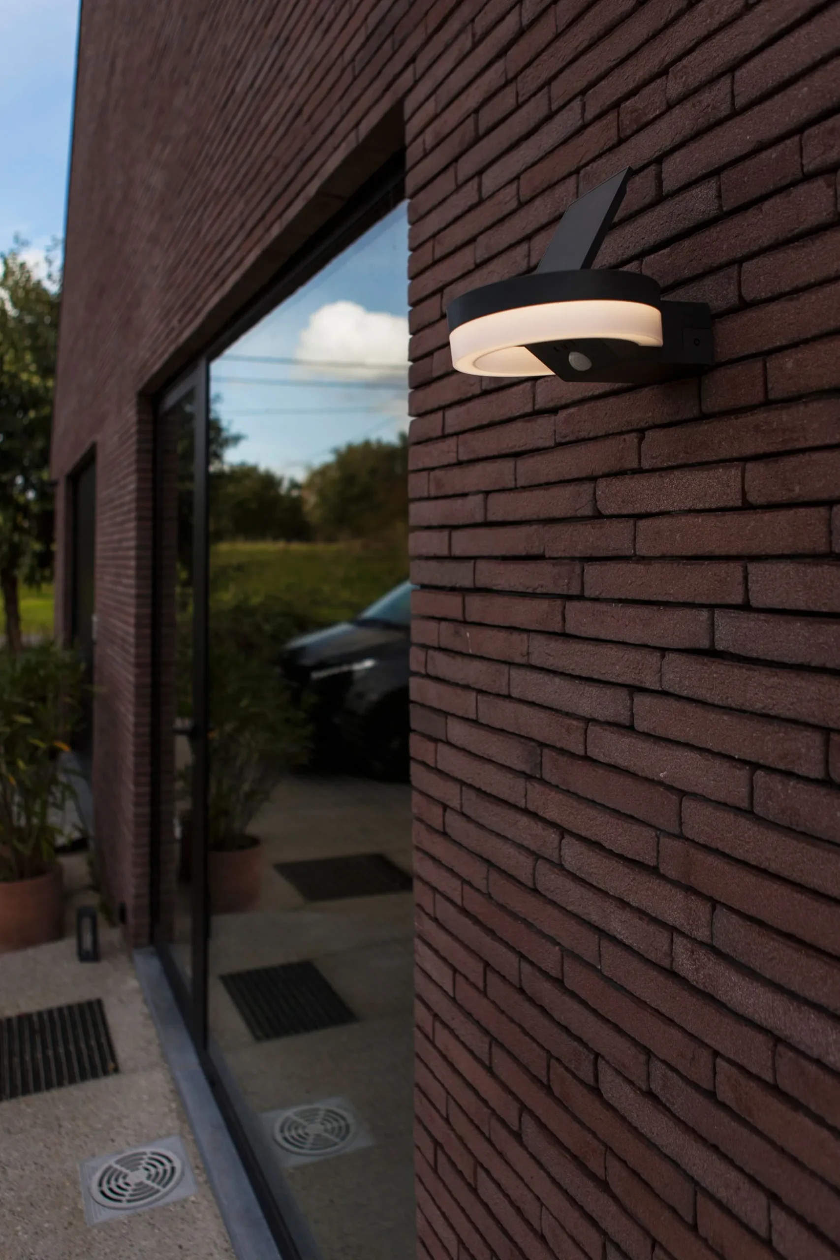 Runda solar wandlamp