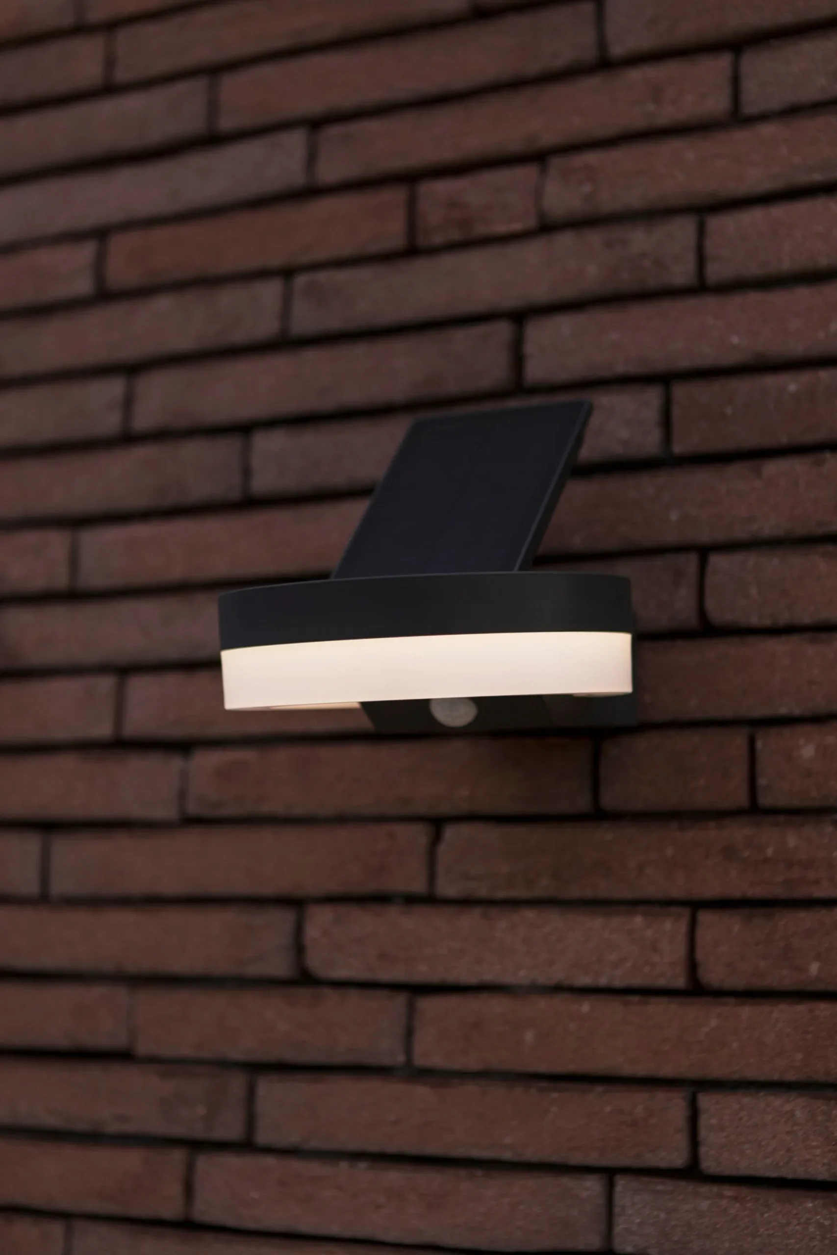 Runda solar wandlamp